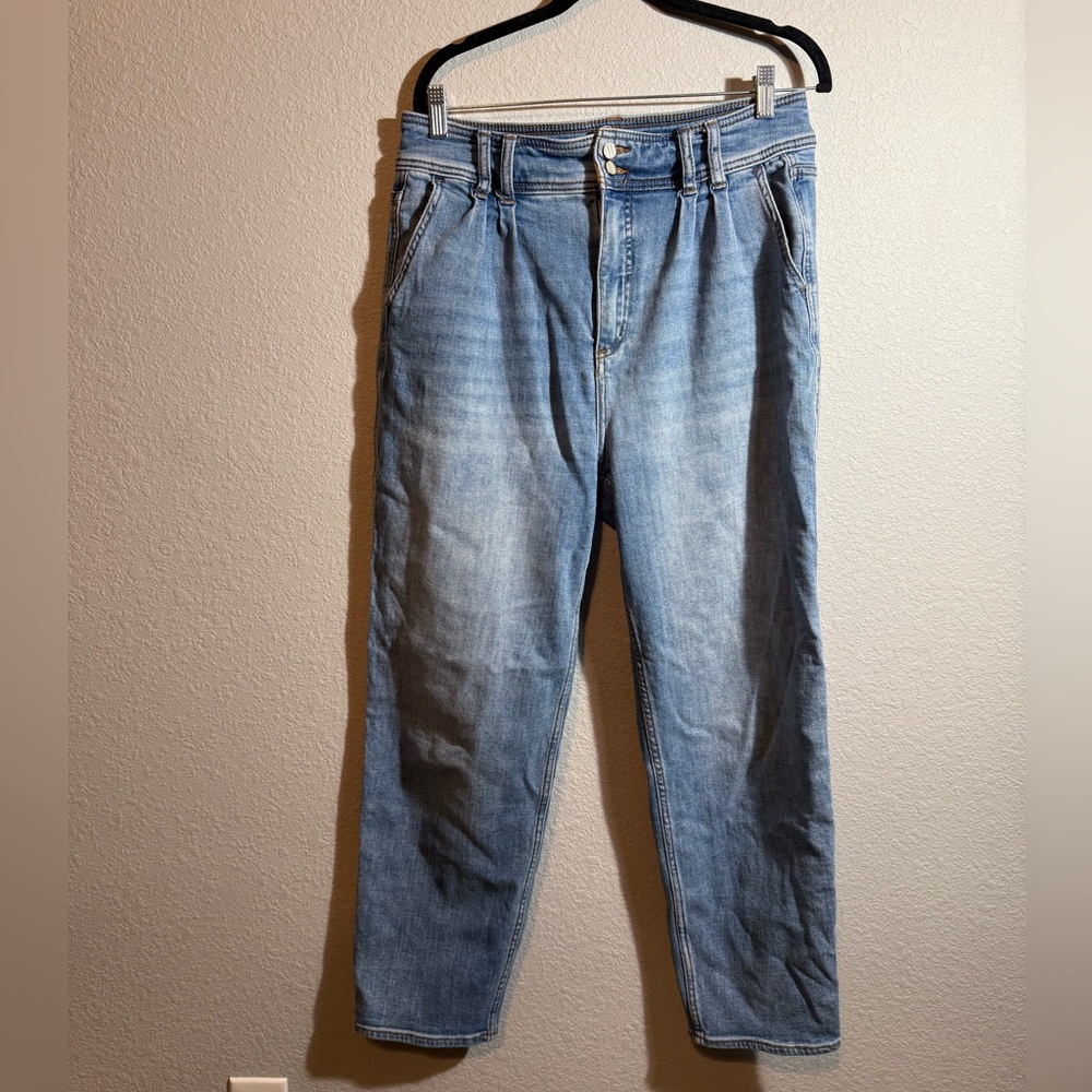 Women's Blue Jeans Pilcro by Anthropology size 29 pleated jeans